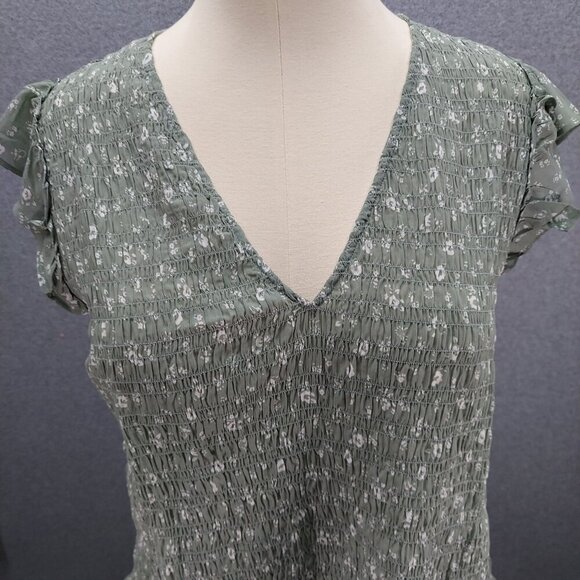 Madewell Plus NWT Lucie V-Neck Smocked Top Cottage Garden Sage Green 28W Floral - Picture 2 of 10